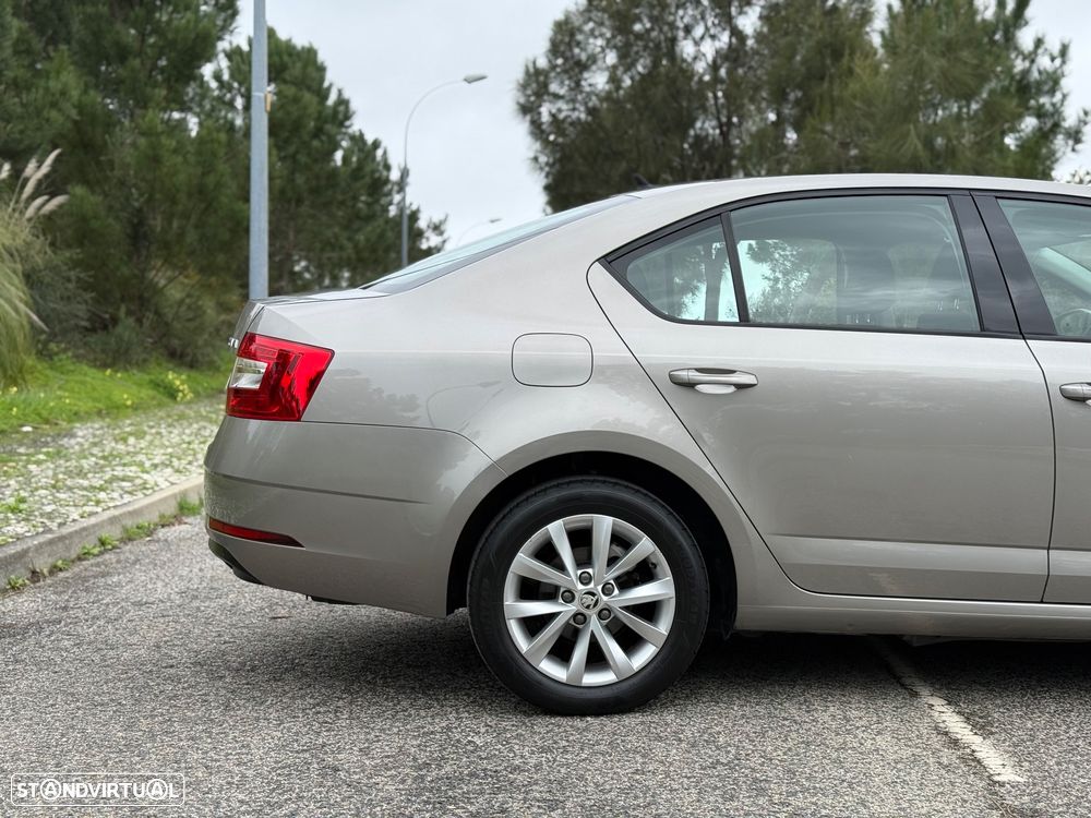 Skoda Octavia 1.6 TDI Ambition - 14