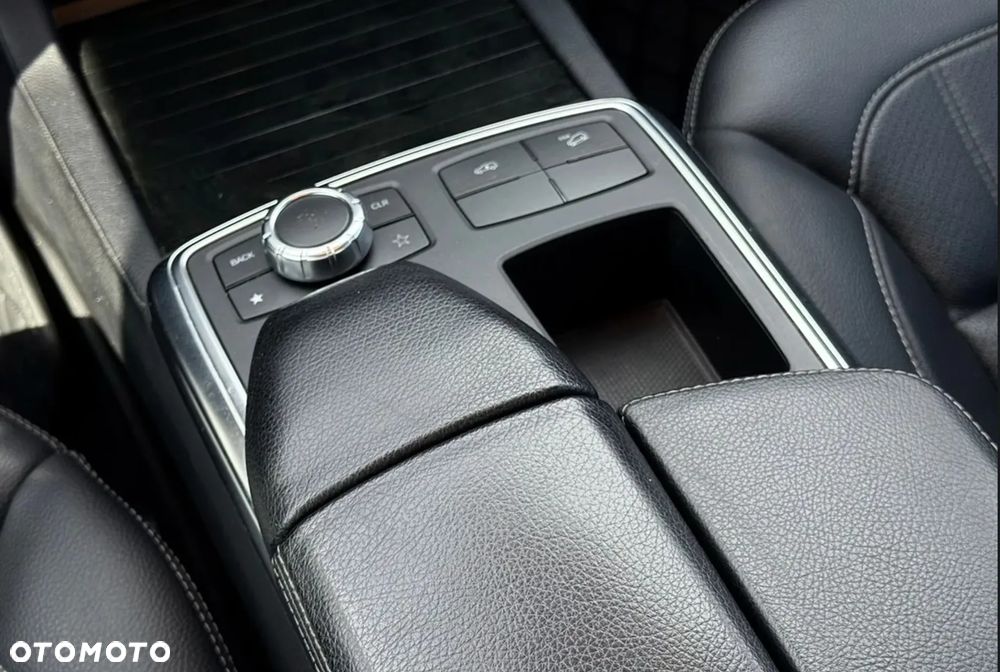 Mercedes-Benz GL - 10