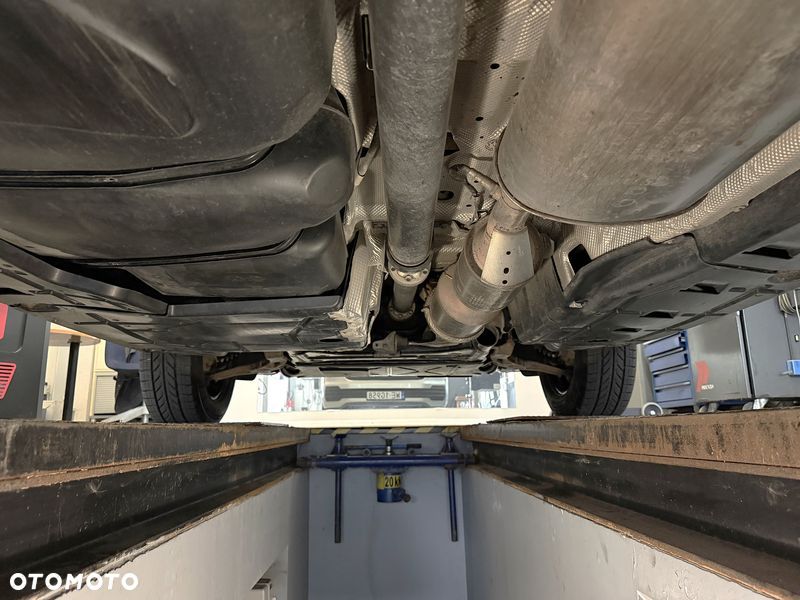 Volkswagen Transporter Kombi L1H1 4Motion - 38