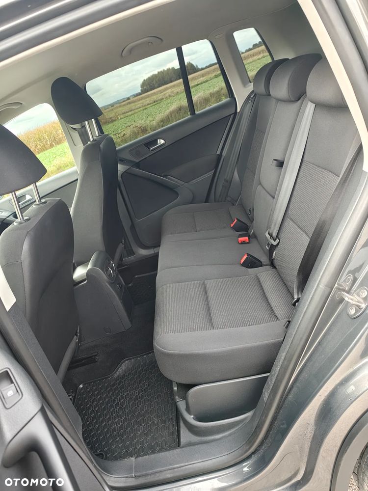 Volkswagen Tiguan - 12