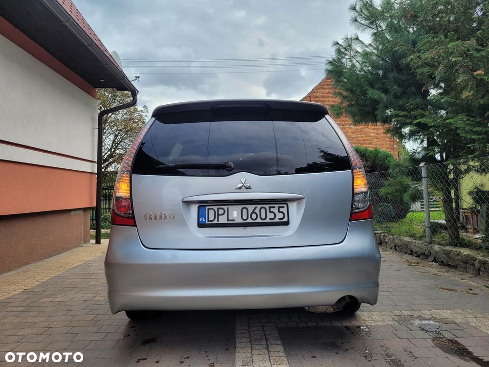 Mitsubishi Grandis 2.4 Motion - 3
