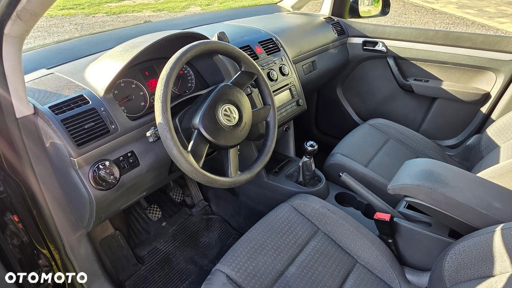 Volkswagen Touran 1.9 TDI Conceptline - 12