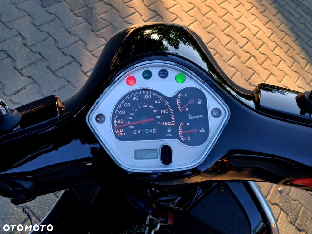 Vespa GTS - 9