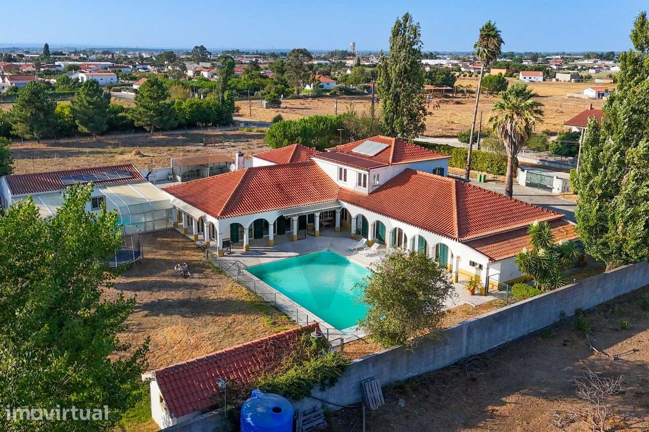 O Seu Resort Privado a 40 Minutos de Lisboa: Quinta com 5.000m2 e Duas - Grande imagem: 2/44