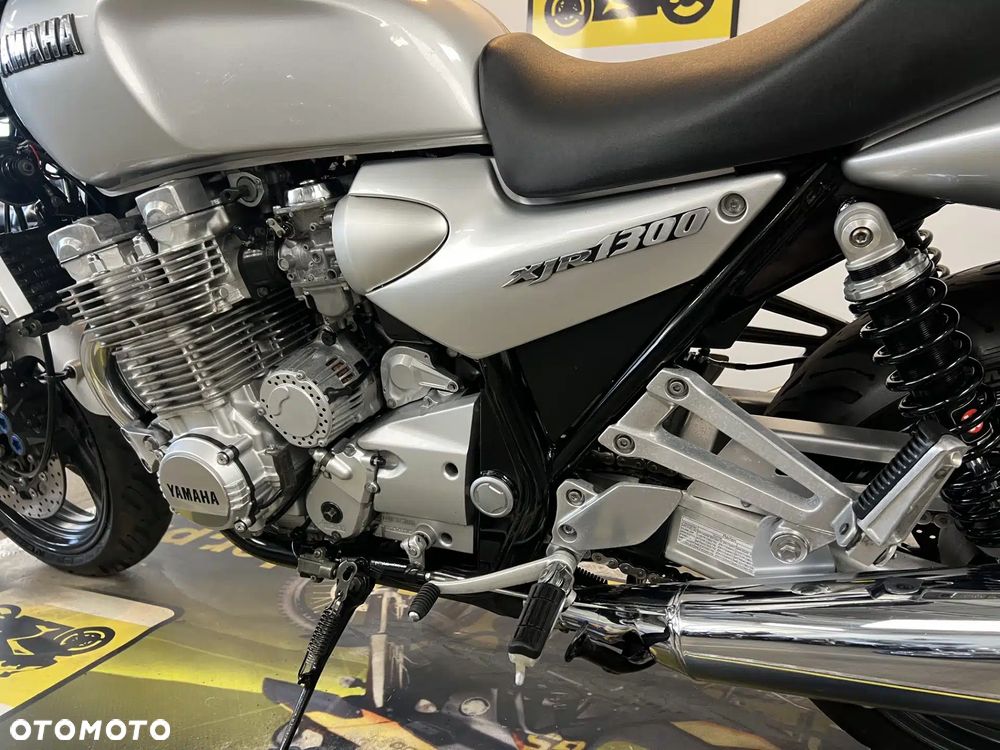 Yamaha XJR - 26