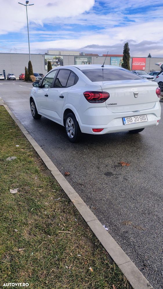 Dacia Logan TCe 90 Essential - 4