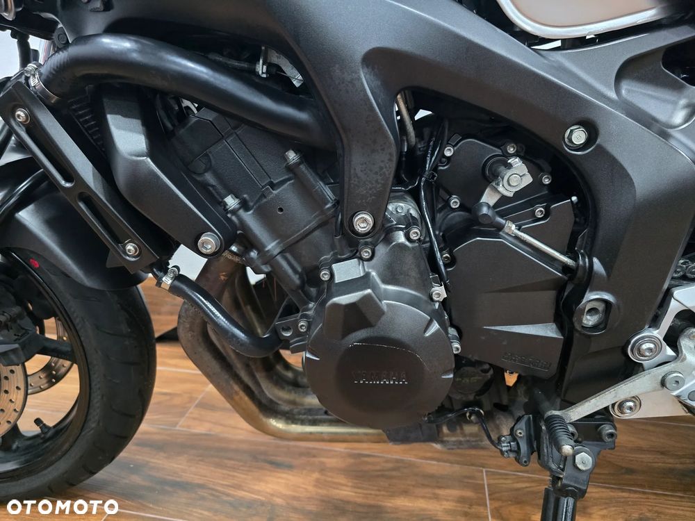 Yamaha FZ6 - 30