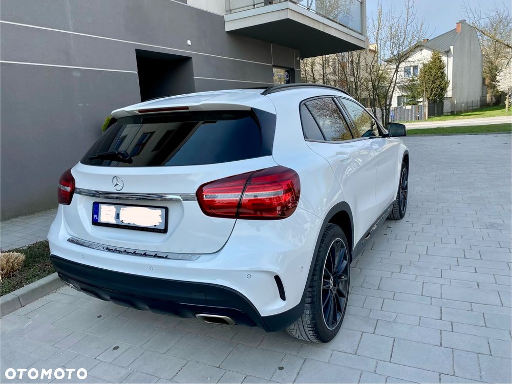 Mercedes-Benz GLA 200 7G-DCT AMG Line - 5