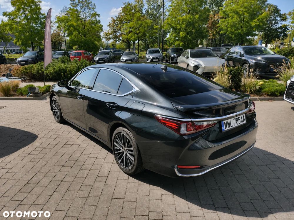 Lexus ES 300h Business Edition - 7
