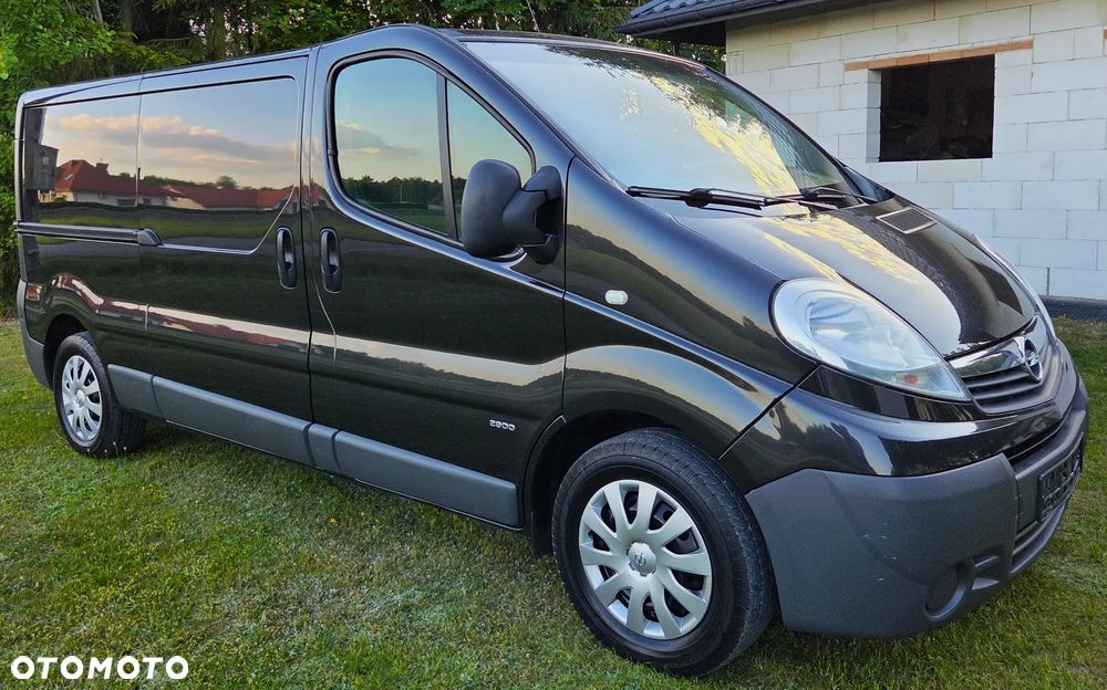 Opel Vivaro - 1