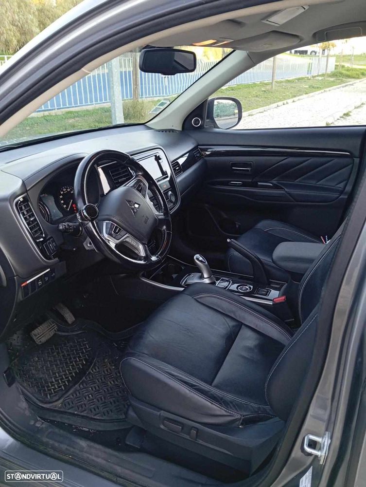 Mitsubishi Outlander - 5