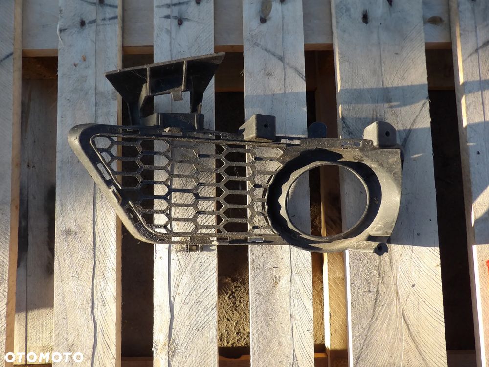 BMW - F30,F31 - KRATKA ZDERZAKA ,  HALOGENU LEWA/PRAWA - CENA ZA 1 SZT  - 8054155 - 1