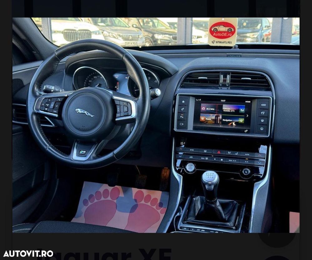 Jaguar XE 2.0 R-Sport - 4
