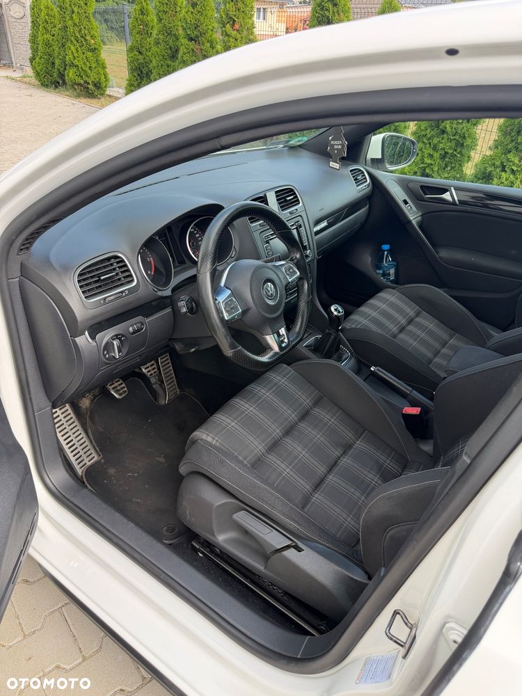 Volkswagen Golf - 9