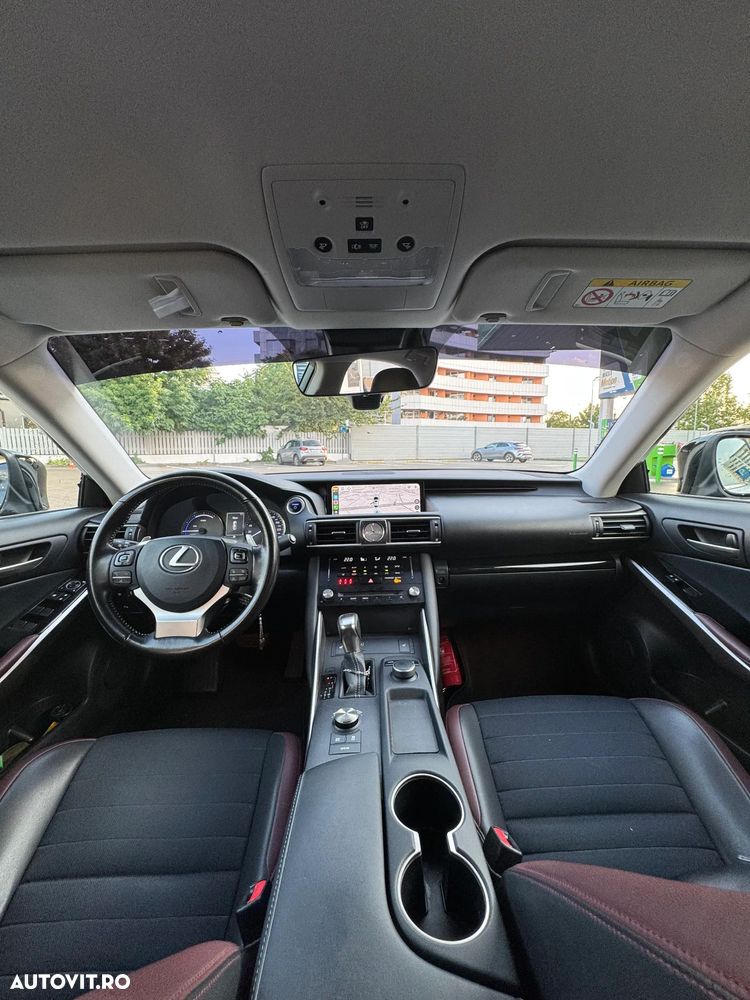 Lexus Seria IS 300h Aut. Business - 8