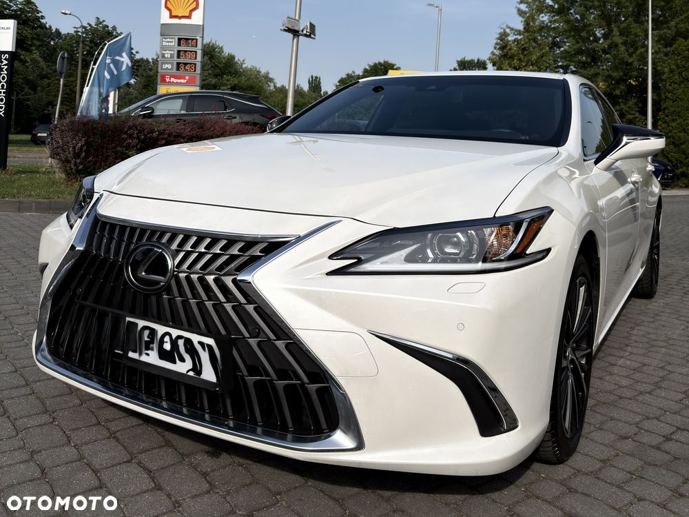 Lexus ES 300h Business Edition - 15