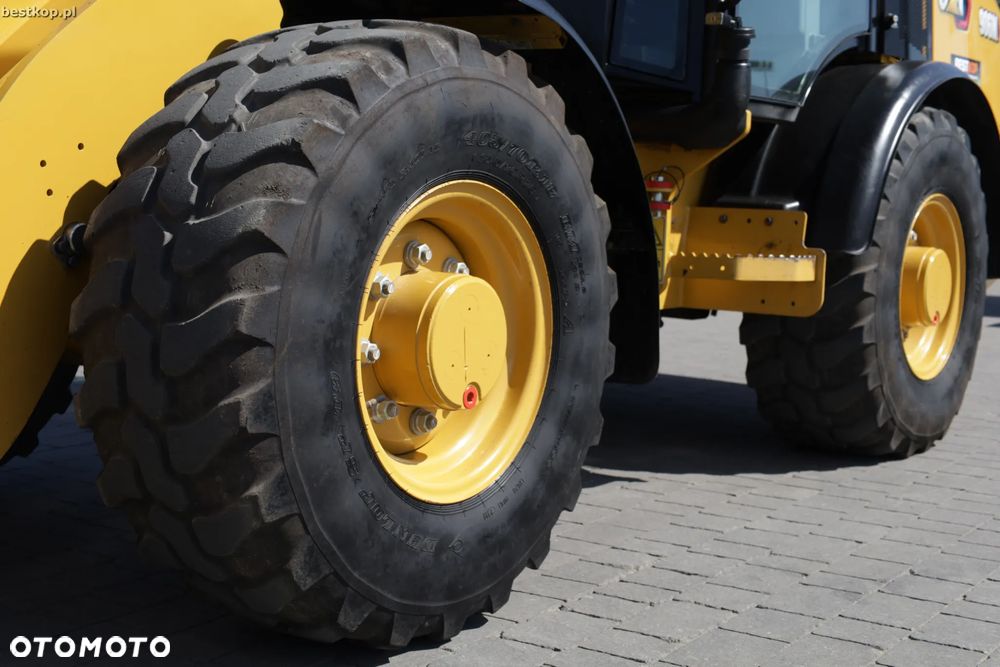 Caterpillar CAT 906M - 19