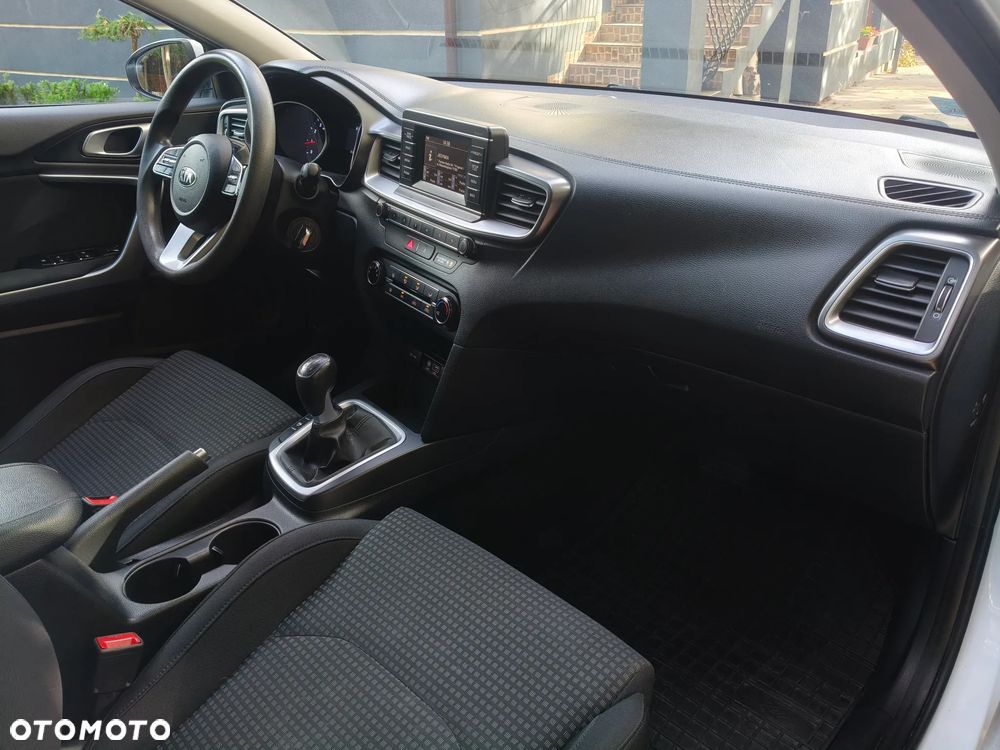 Kia Ceed 1.4 M - 23