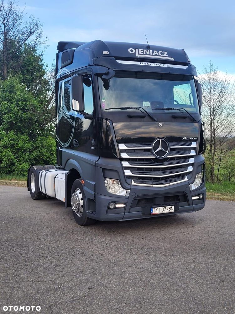 Mercedes-Benz MP4 - 1