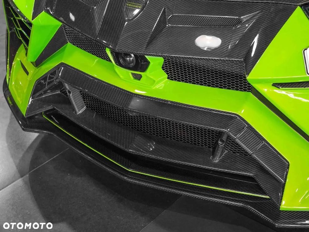 Lamborghini Urus Standard - 31