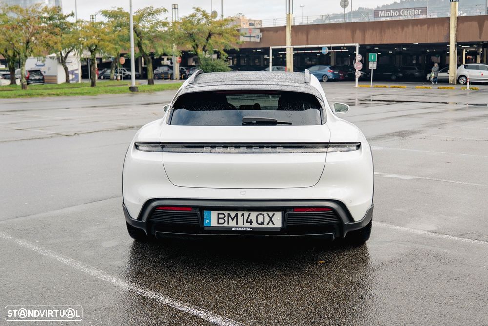 Porsche Taycan Cross Turismo 4 - 12
