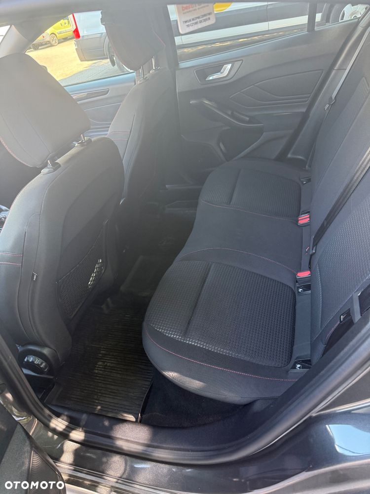 Ford Focus ver-1-5-ecoboost-st--line - 4