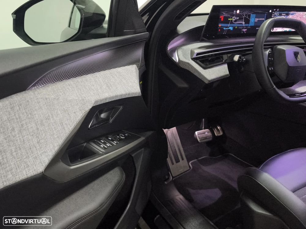 Peugeot E-3008 GT - 25