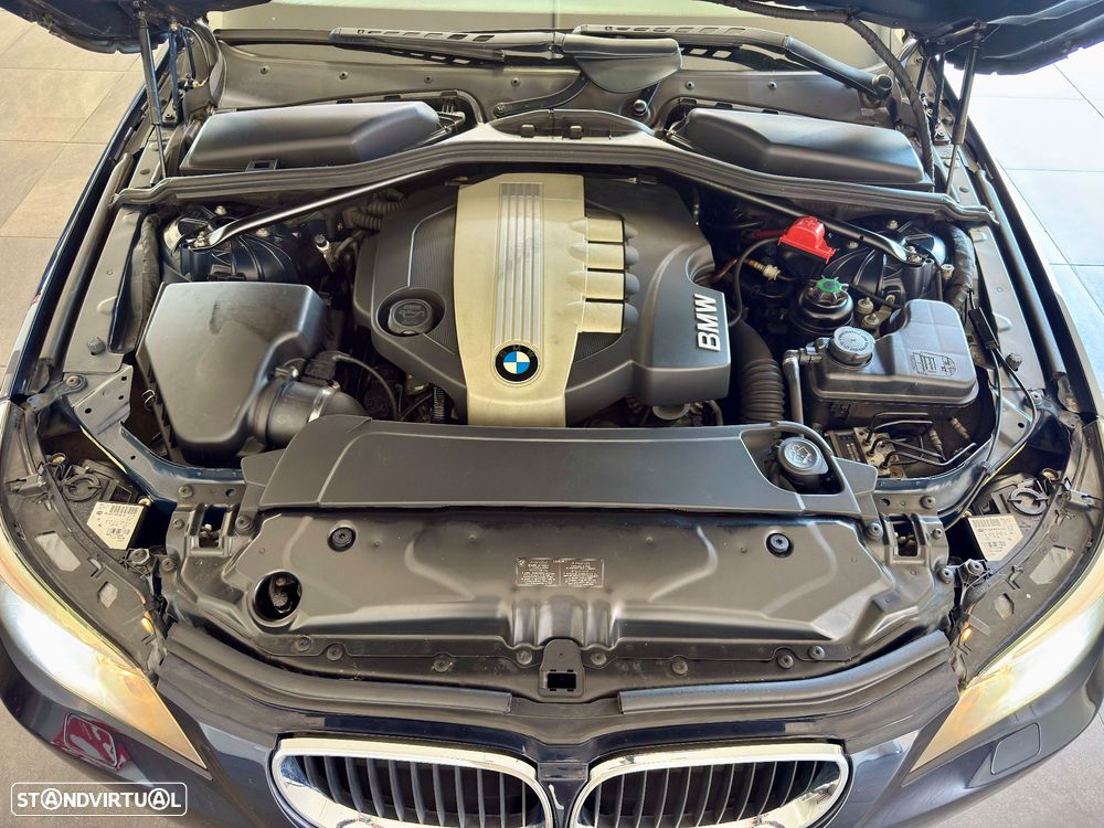 BMW 520 dA Touring Executive - 25