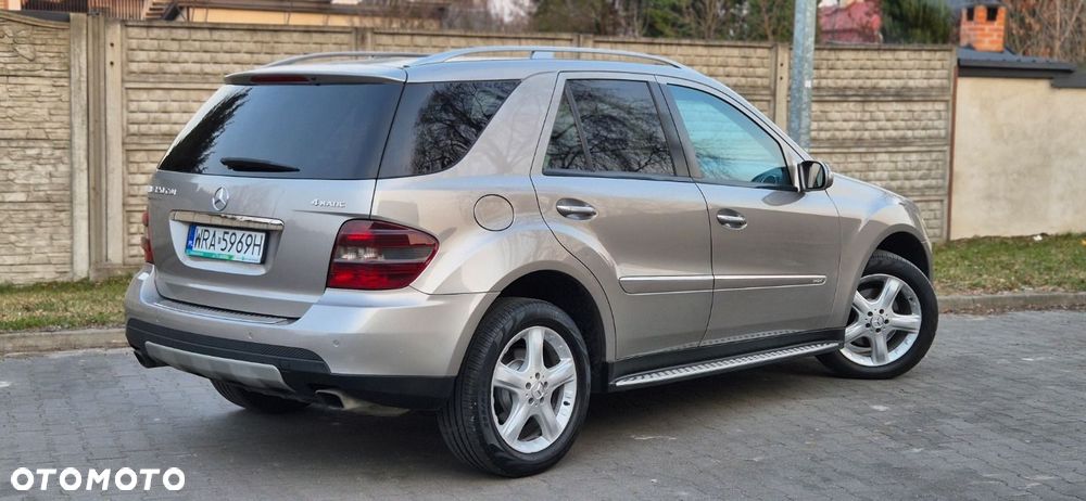 Mercedes-Benz ML 320 CDI 4Matic 7G-TRONIC Edition 10 - 27