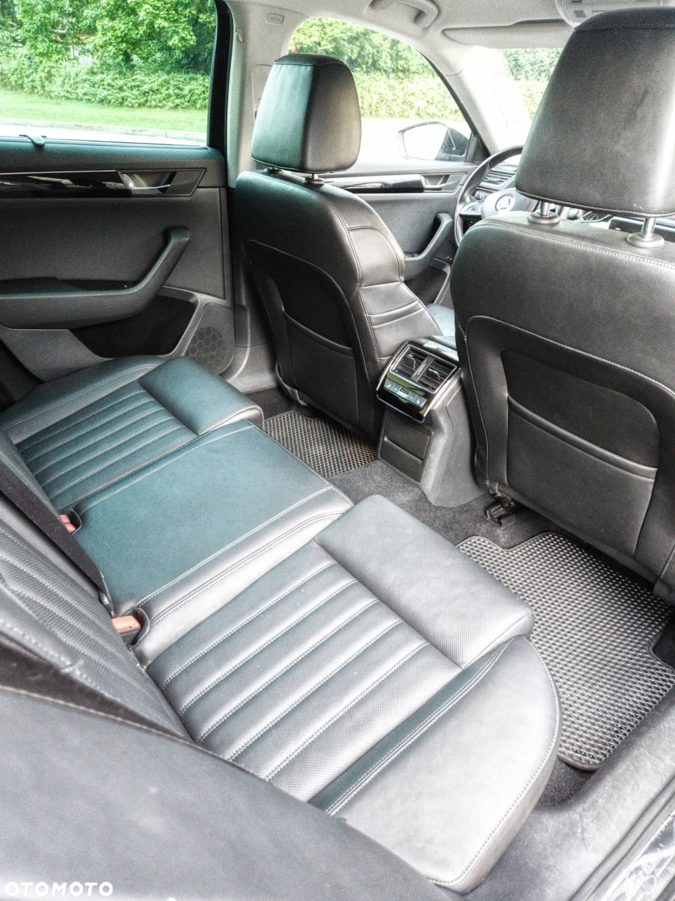 Skoda Superb 2.0 TSI 4x4 L&K DSG - 19