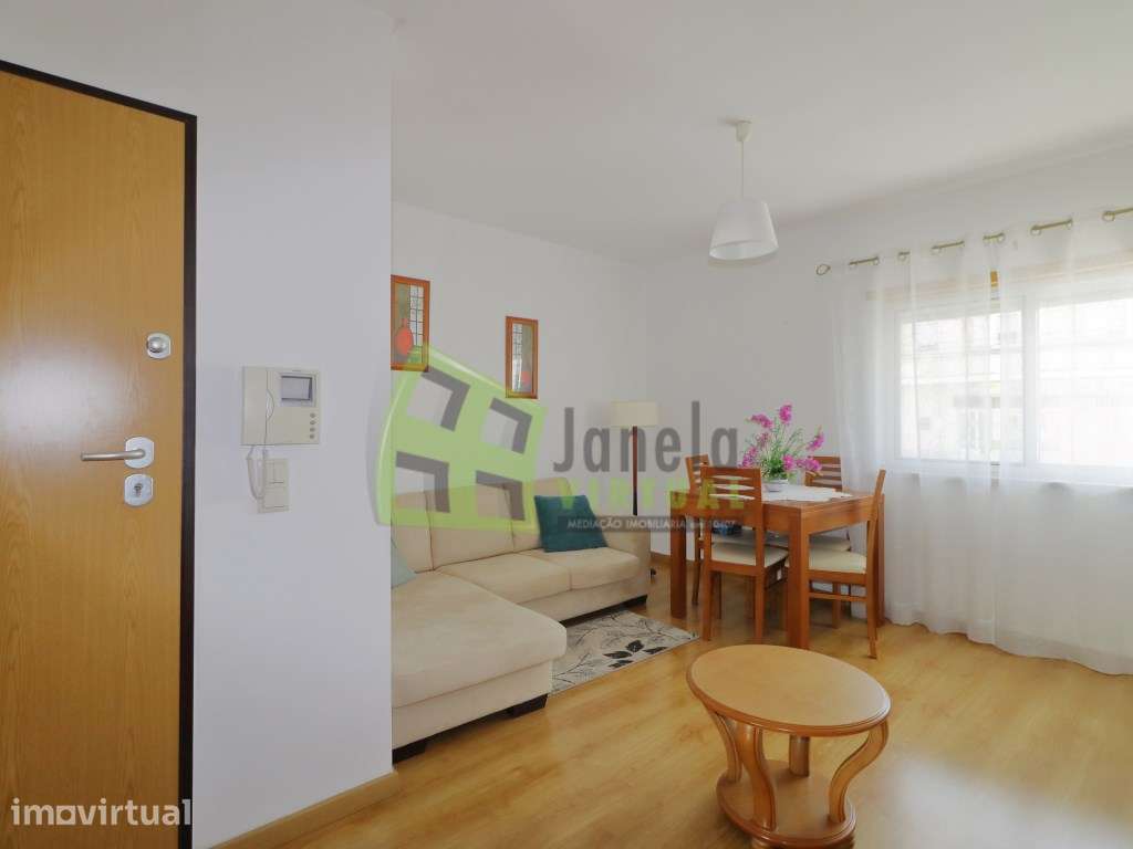 Apartamento T2 com Arrecadação | Quinta do Conde - Grande imagem: 4/16
