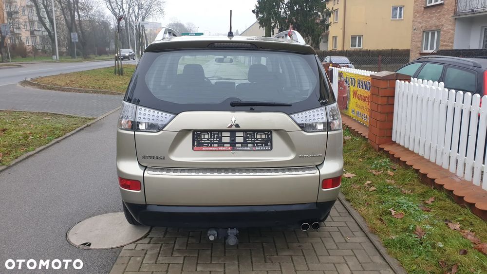 Mitsubishi Outlander 2.0 DI-D 4WD Invite - 12