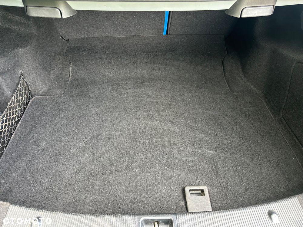 Mercedes-Benz Klasa C 180 Kompressor BlueEFFICIENCY - 21