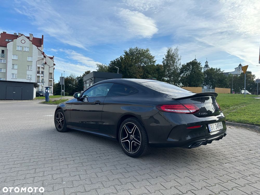 Mercedes-Benz Klasa C 220 d 4Matic 9G-TRONIC AMG Line - 4