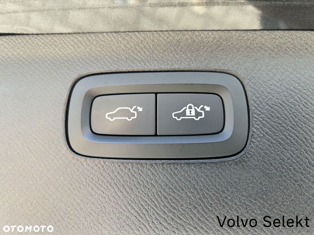 Volvo XC 90 - 31