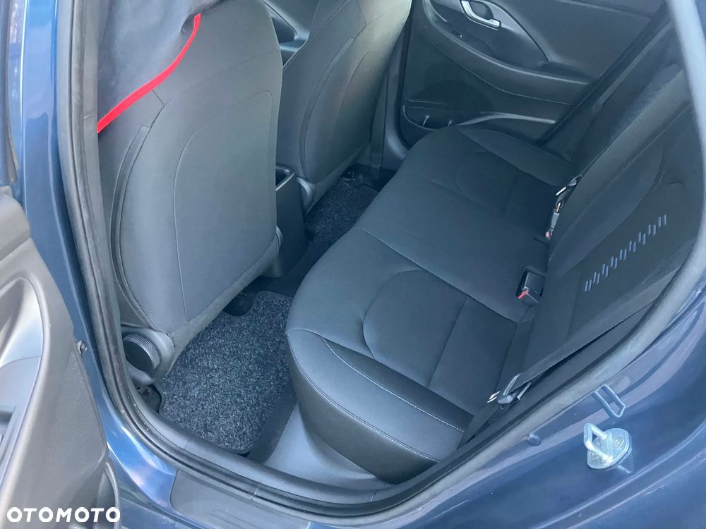 Hyundai i30 1.6 D GO DCT - 7