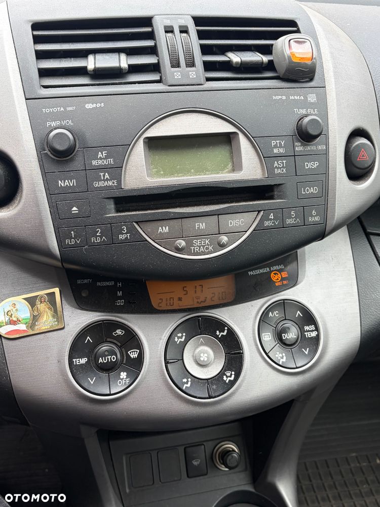 Toyota RAV4 - 5