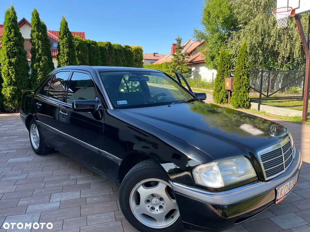 Mercedes-Benz Klasa C 180 Elegance - 1
