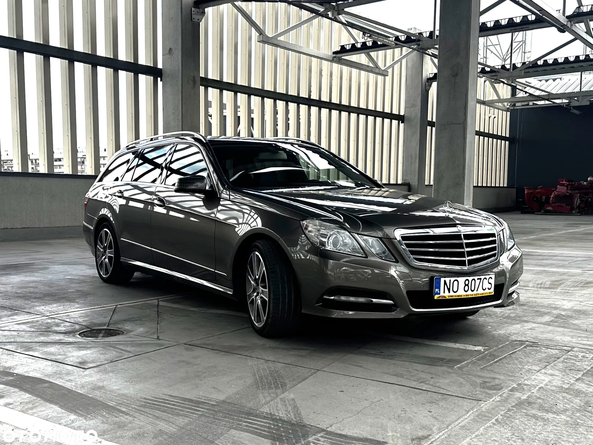 Mercedes-Benz Klasa E 200 T CGI BlueEFFICIENCY 7G-TRONIC Avantgarde - 13