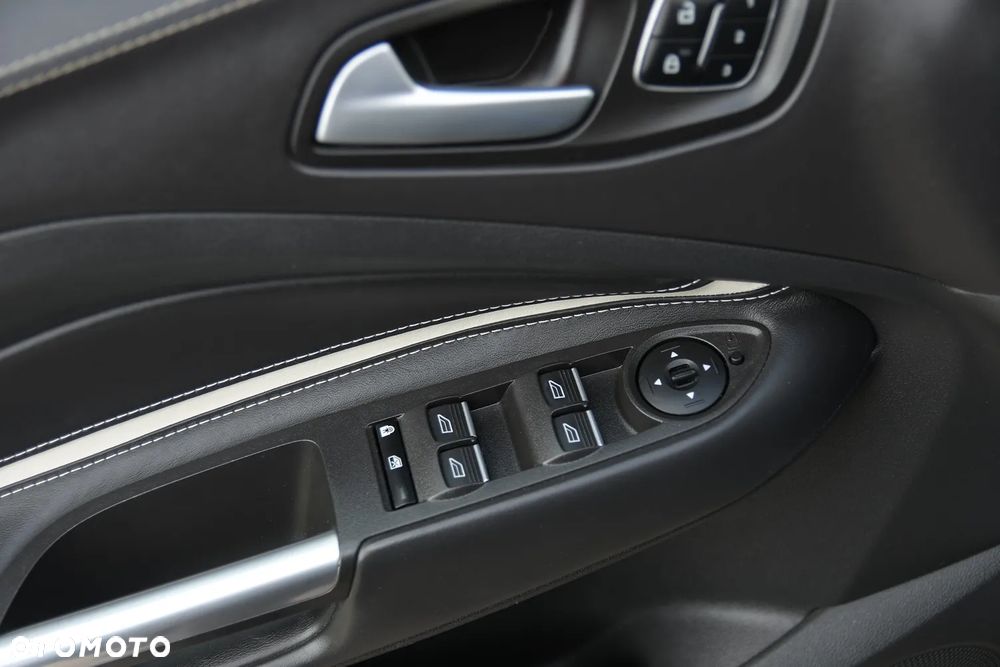 Ford Kuga 2.0 TDCi 2x4 Vignale - 28