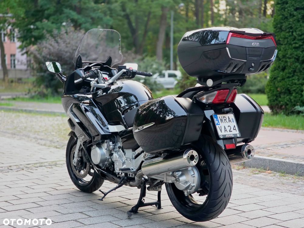 Yamaha FJR - 11