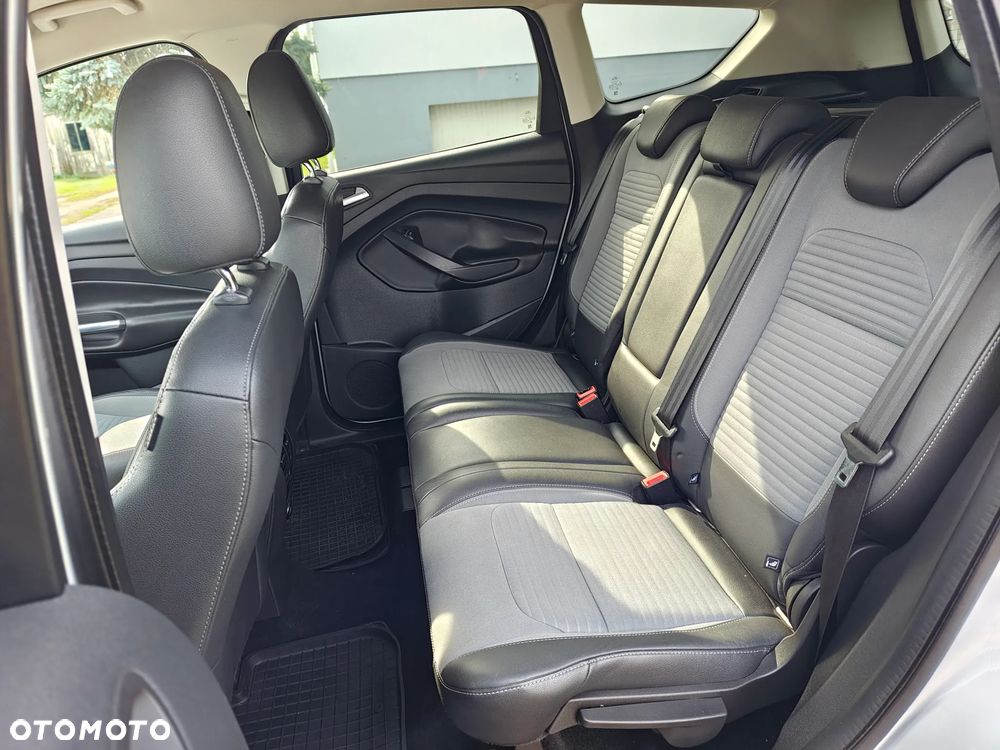 Ford Kuga 2.0 TDCi 4x2 Titanium - 22