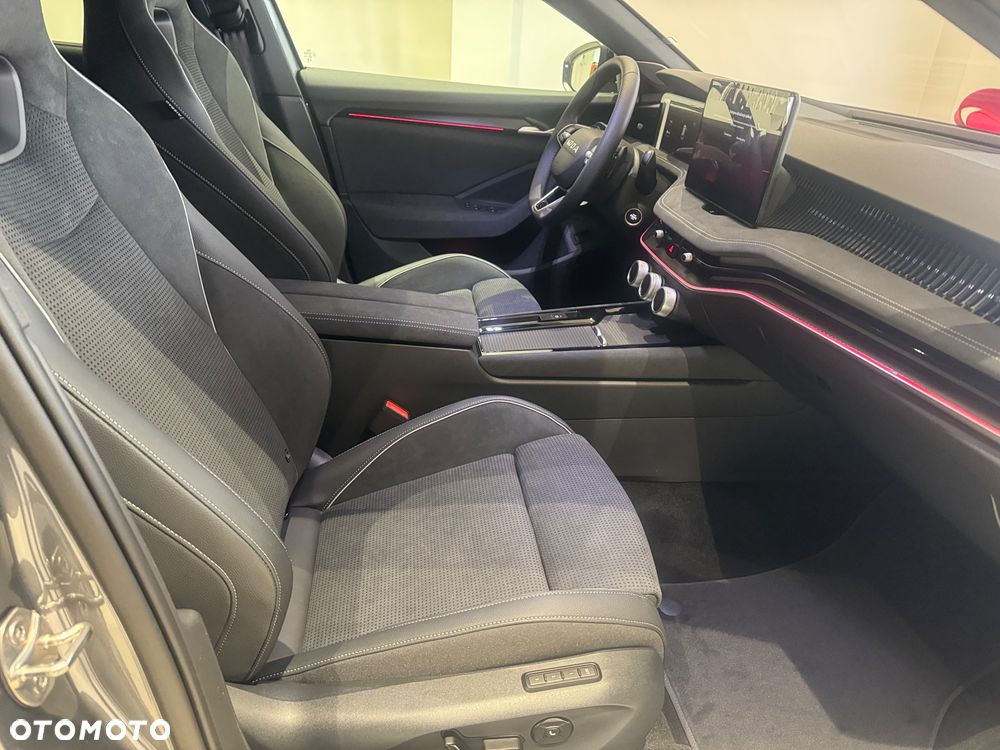 Skoda Superb 2.0 TSI Sportline DSG - 8