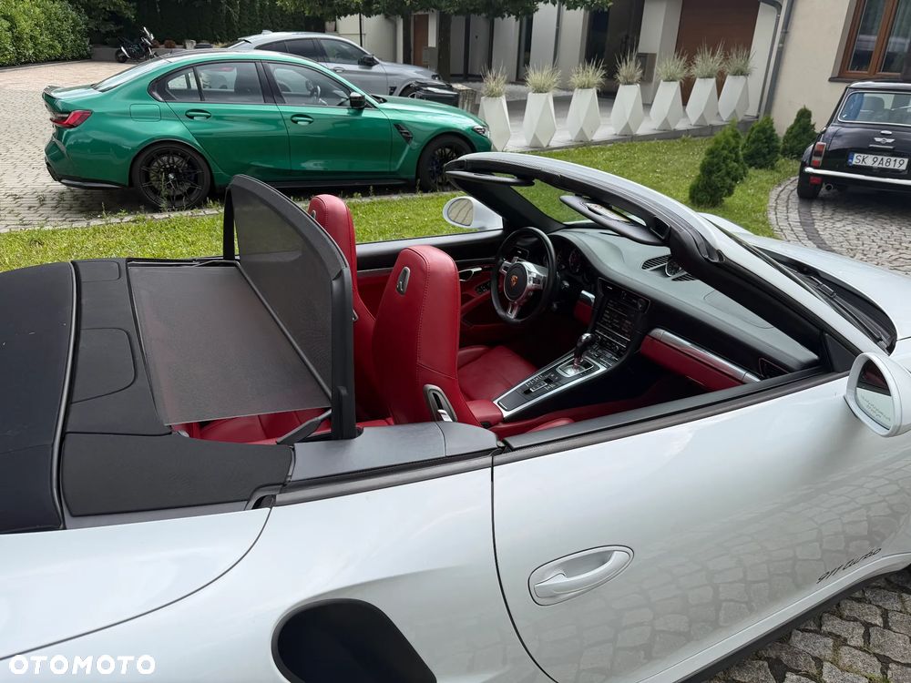 Porsche 911 Turbo - 11