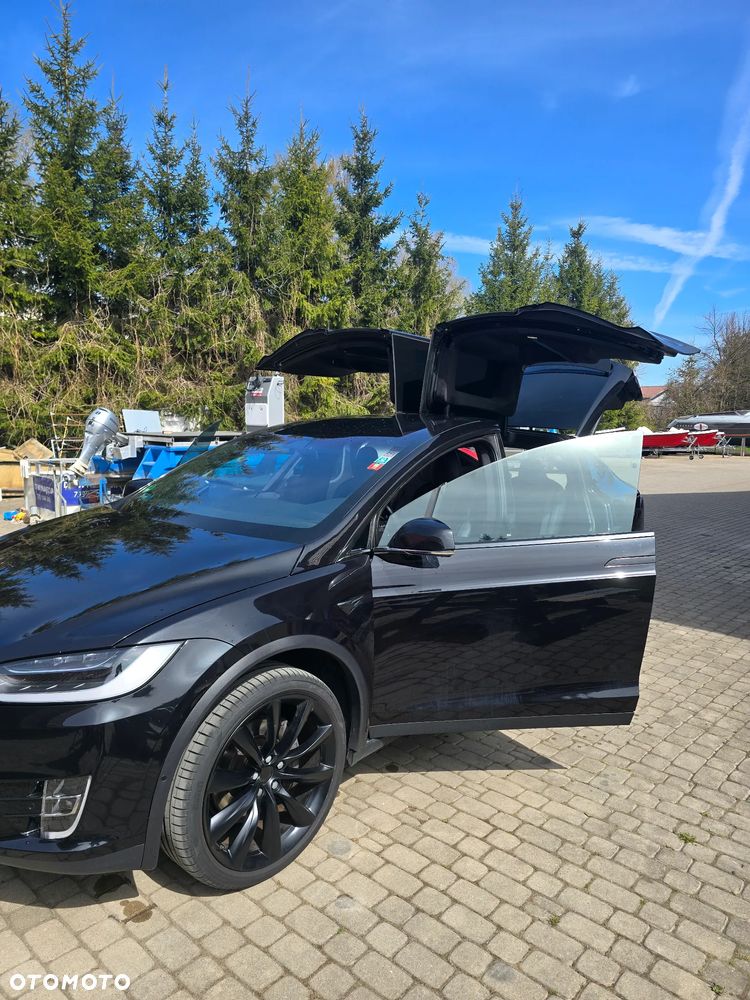 Tesla Model X - 2