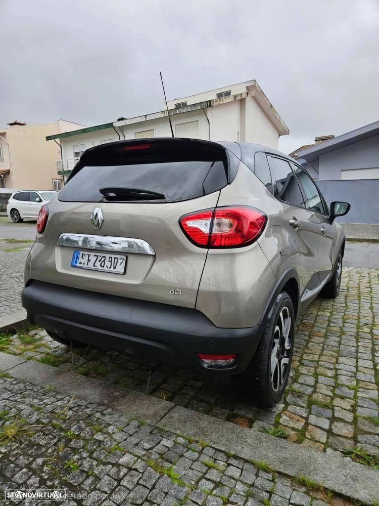 Renault Captur 1.5 dCi Exclusive - 10