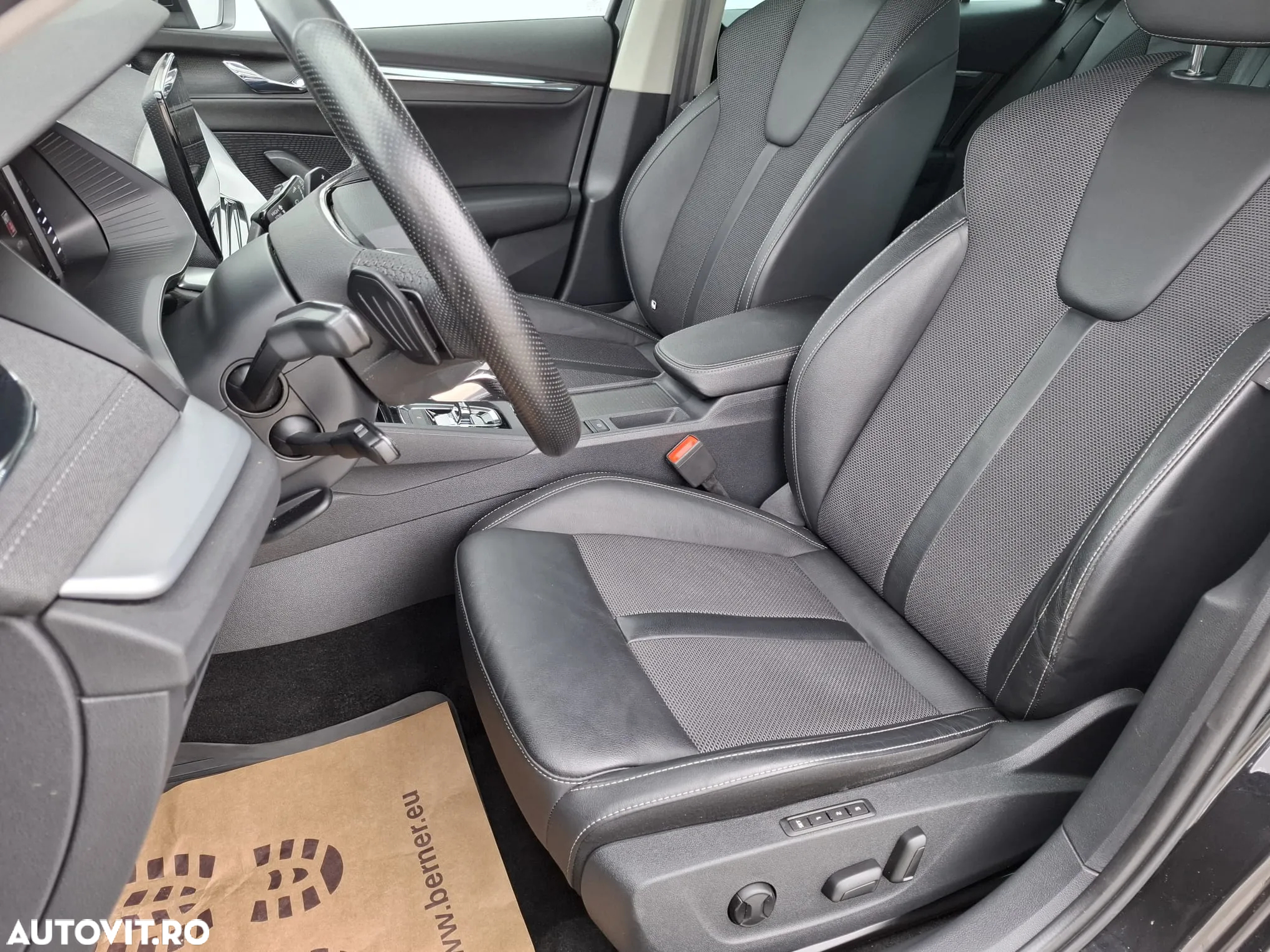 Skoda Octavia 2.0 TDI DSG Style - 10