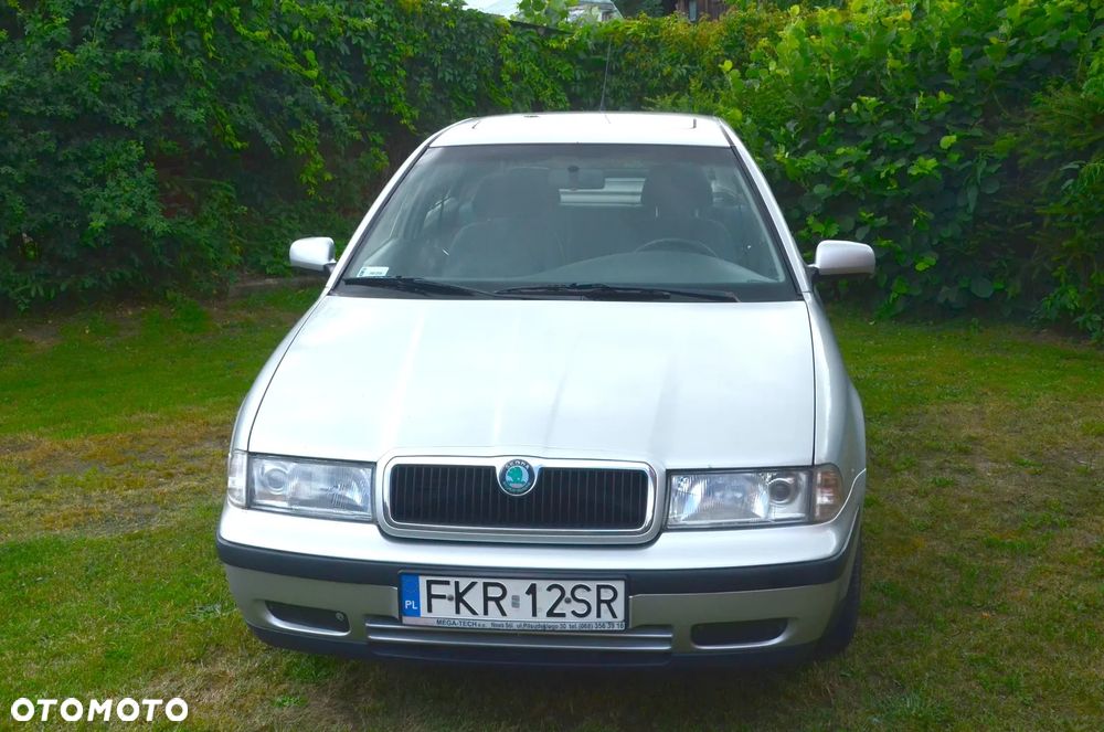 Skoda Octavia 1.6 GLX - 1