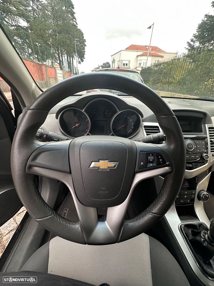 Chevrolet Cruze 1.6 LS - 9