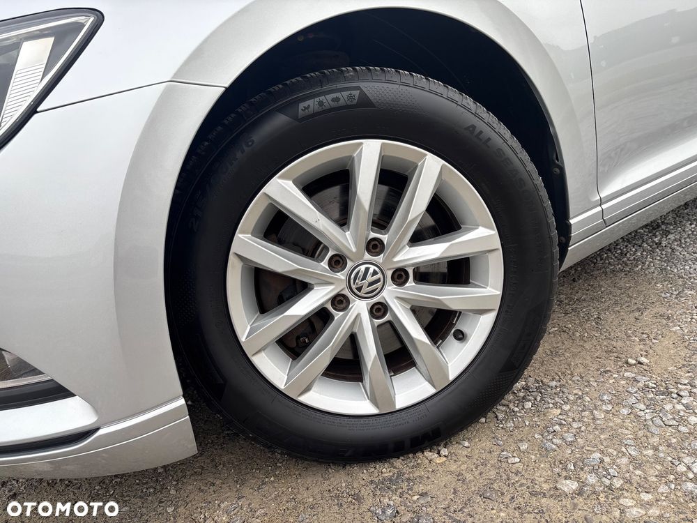 Volkswagen Passat - 20